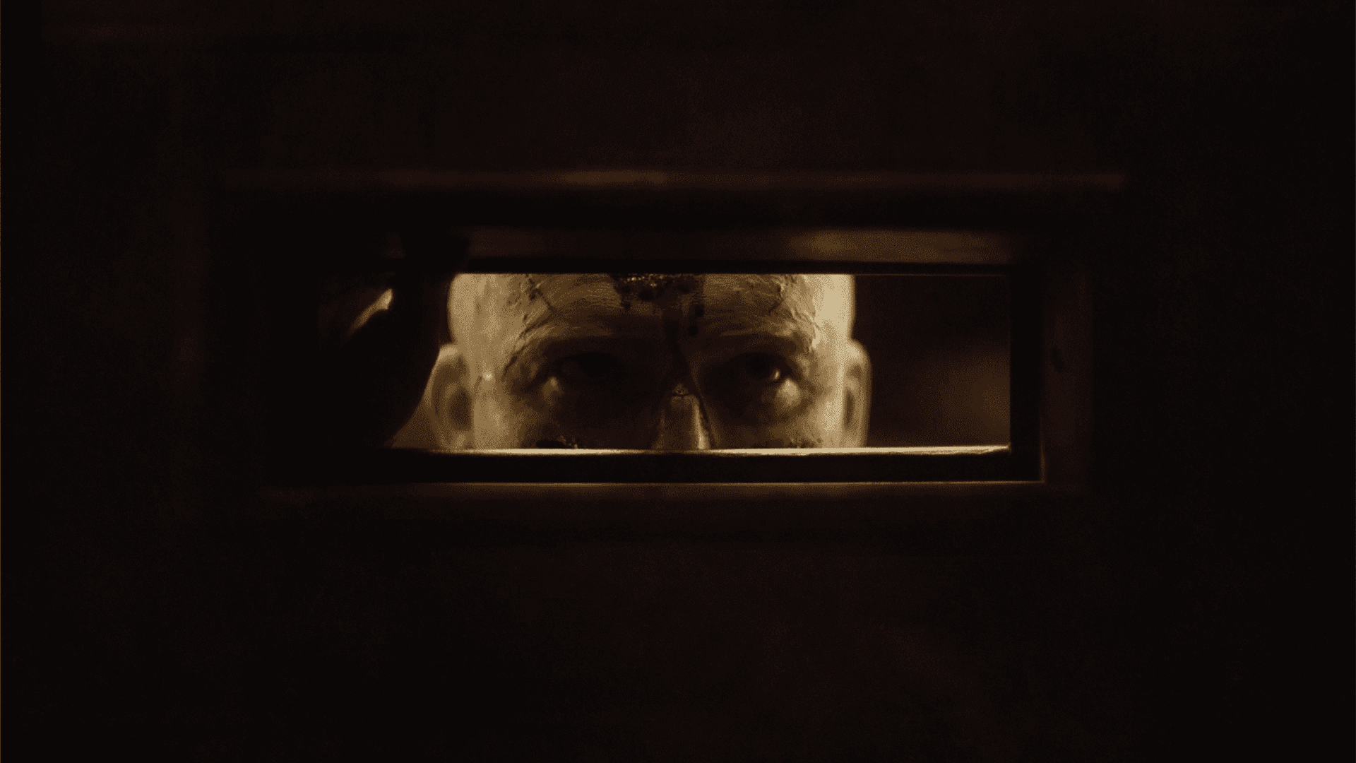 Men 16X9 Trailer Thumb